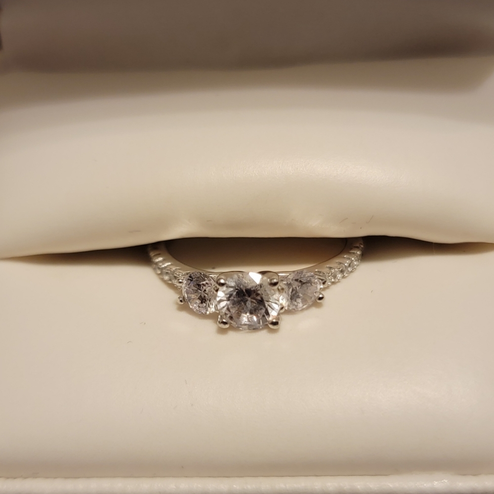 Elegant Silver Women's Ring